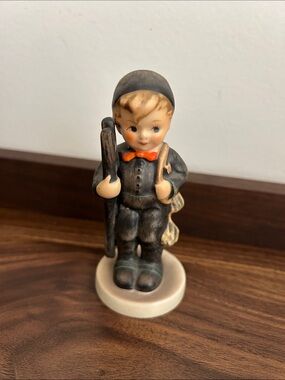 Hummel Goebel Chimney Sweep Boy with Ladder 12 2/0 1960-1972  Tmk 4, 4" High